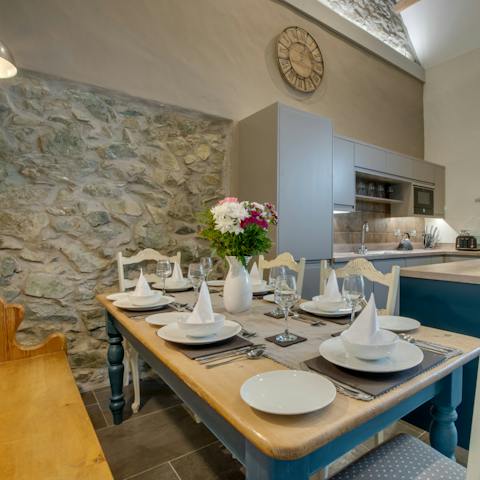 Enjoy family meals in the cosy cottage kitchen