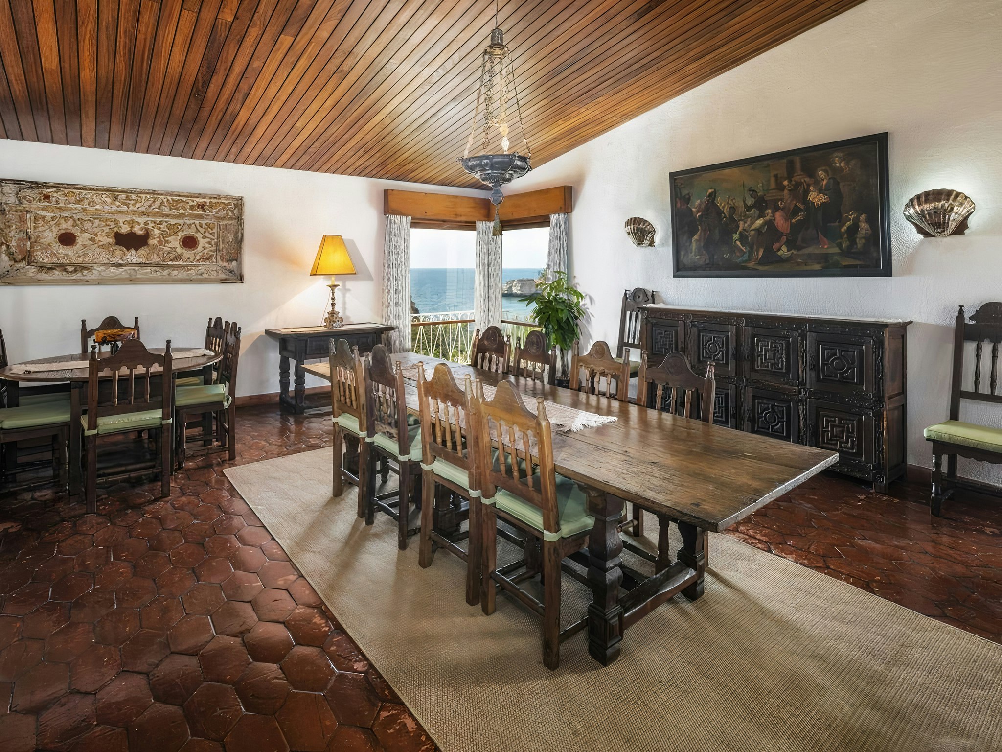 A Cliffside Quinta