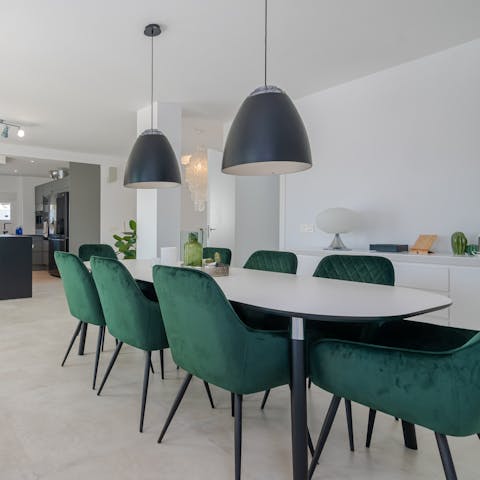Lay the table for an atmospheric evening meal together