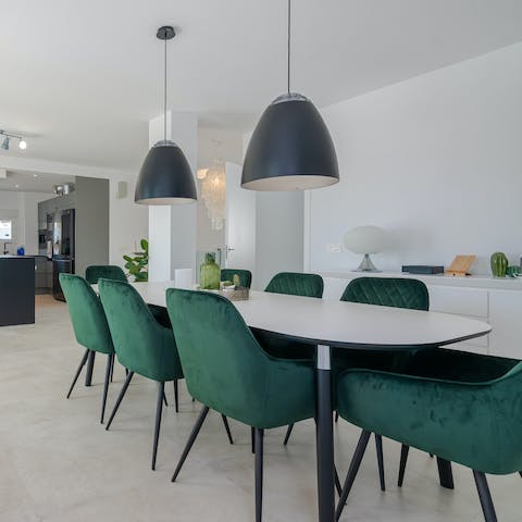 Lay the table for an atmospheric evening meal together