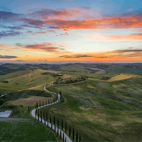 Take a drive through the stunning Tuscan countryside to the beaches of San Vincenzo, a ten-minute drive away