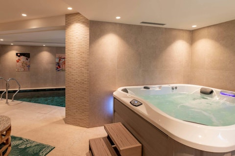 Ease into the jacuzzi after a long day on the slopes