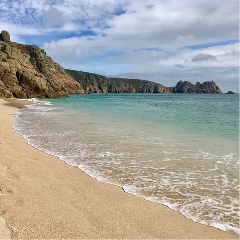 Walk just one minute to the gorgeous beach