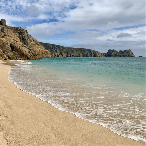 Walk just one minute to the gorgeous beach