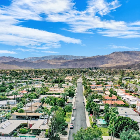 Stay in the perfect spot between mountain trails and the shops of El Paseo in Palm Desert