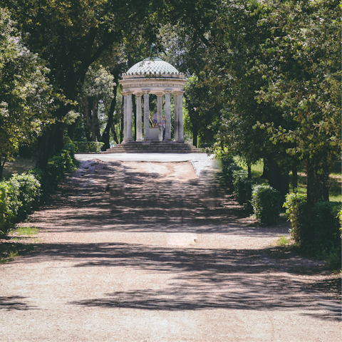 Take a stroll over to Villa Borghese with its beautiful gardens
