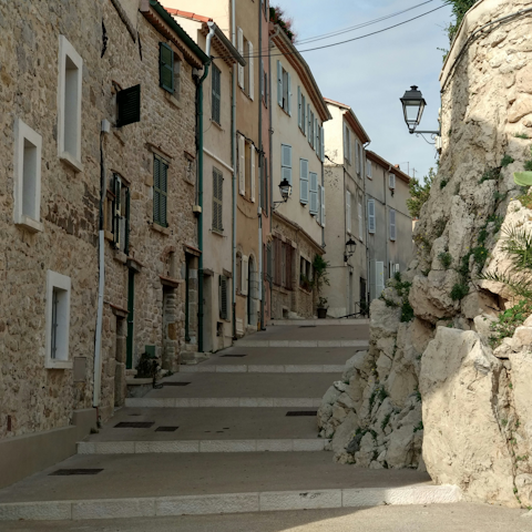 Explore picturesque Antibes – a nine-minute drive away