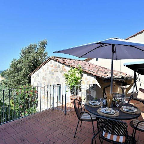 Enjoy alfresco dinners with countryside views