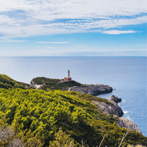 Stay in a tranquil spot in Anacapri, close to the coast