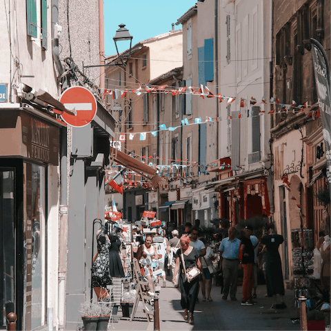 Explore the countryside and villages of pretty Provence