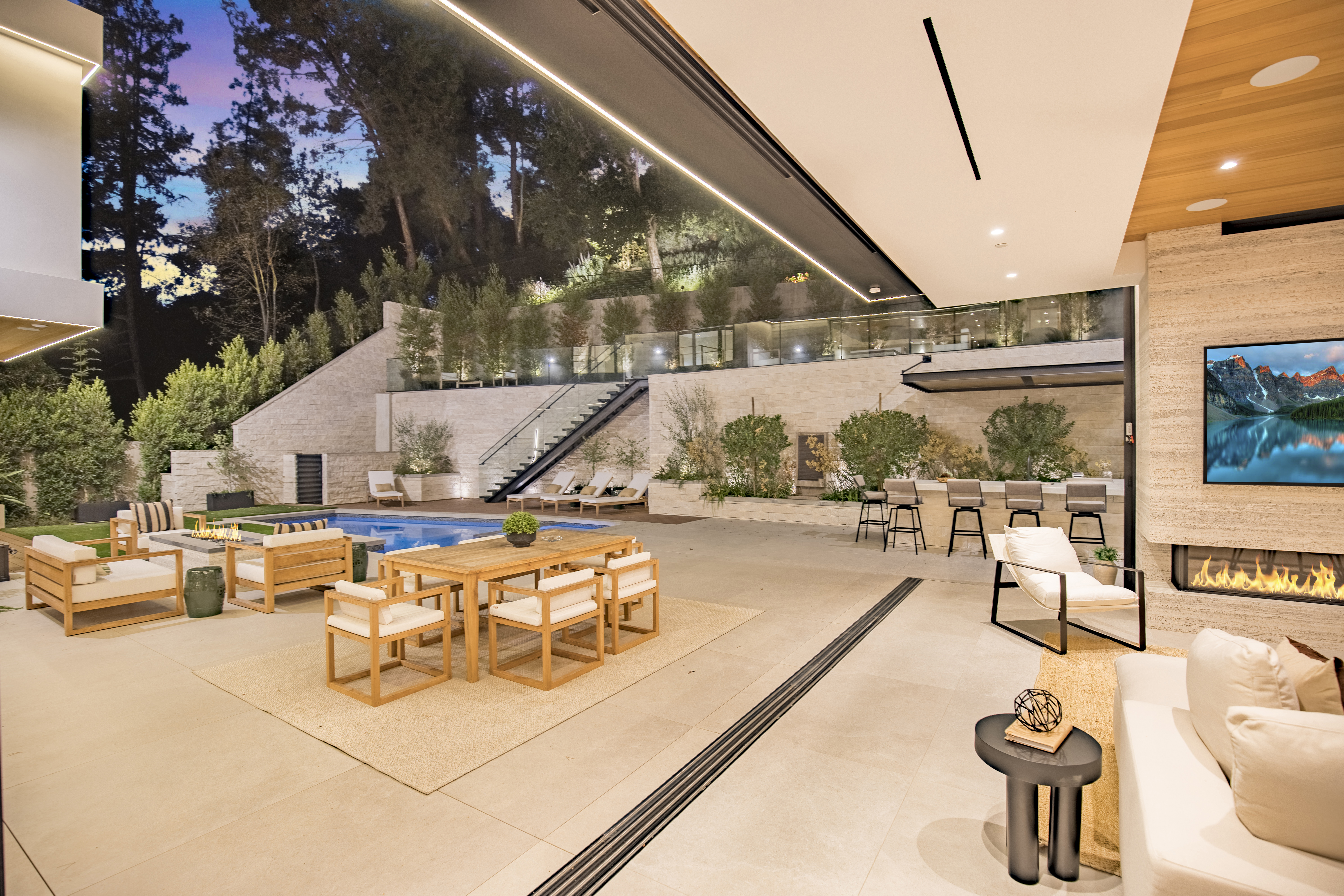 The Hillside Estate, Beverly Crest, Los Angeles | Plum Guide