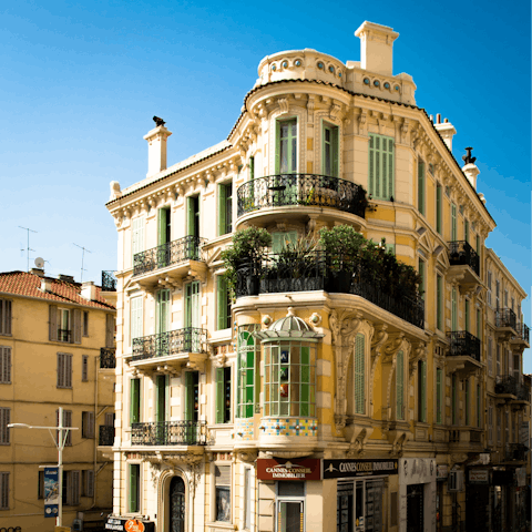 Hop in the car and be walking along the streets of Cannes in half an hour