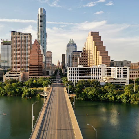 Experience all of the attractions of Downtown Austin, a thirty-minute walk or five-minute ride away
