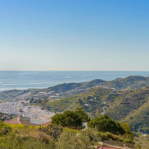 Experience the rejuvenating power of the Mediterranean from this home in Torrox