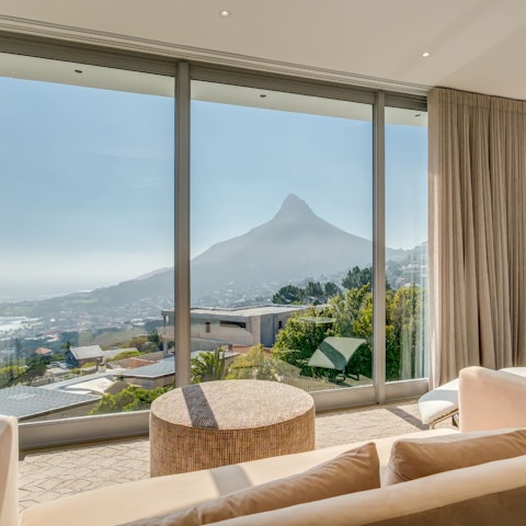 Feel the refreshing spirit of coastal living wherever you are in this beautiful home