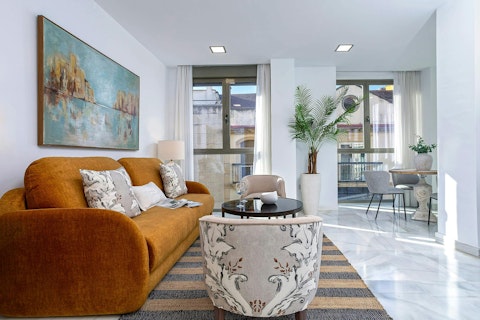 Catch the afternoon light in this airy, open living space