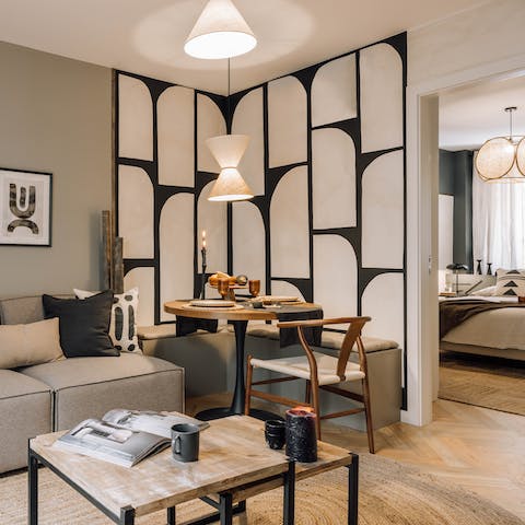 Start the day off in the breakfast nook – don't forget the coffee