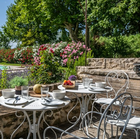 Dine alfresco in the pretty garden