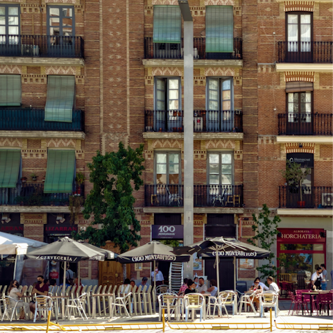 Go shopping in the neighbourhood of Salamanca – it's within walking distance