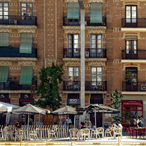 Go shopping in the neighbourhood of Salamanca – it's within walking distance