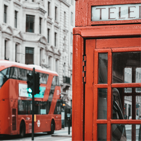 Explore London with excellent transport links on your doorstep