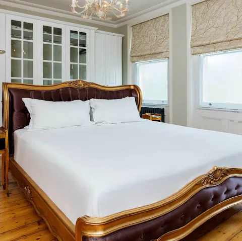 Wake up refreshed and well-rested in the luxurious bed