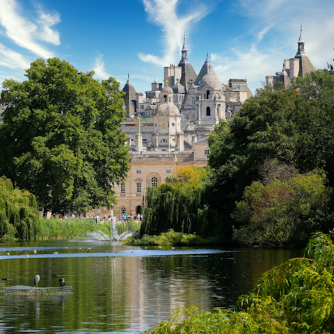 Explore world-famous Hyde Park – just a stone's throw away