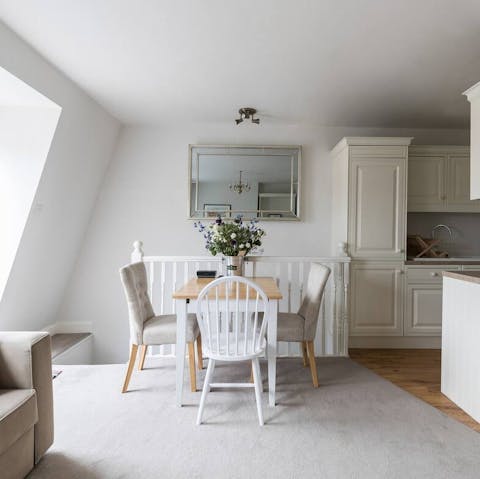 Enjoy a meal together in the light-filled living space