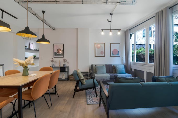 Leafy Courtyard Views