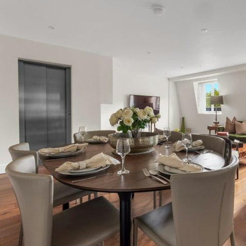 Catch up with your guests over a sociable dinner