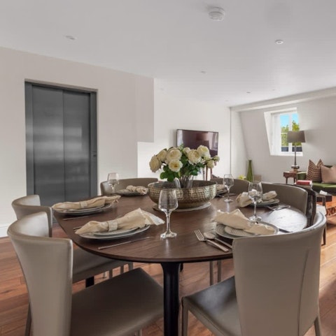 Catch up with your guests over a sociable dinner