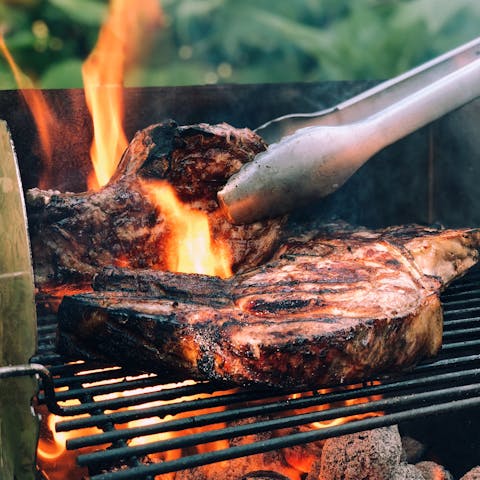 Fire up the barbecue and enjoy a hearty grilled meal and drinks in the evening