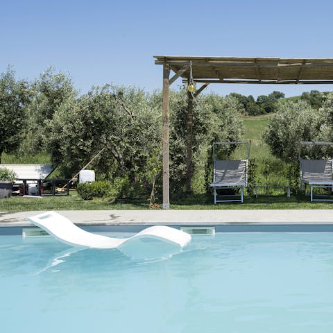 Guests thought the pool was a major highlight of this home, and loved spending their days relaxing in the sun and swimming laps.