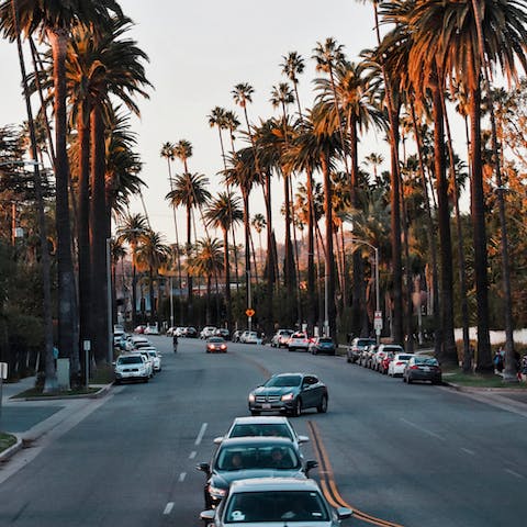 Stay right next to glamorous Beverly Hills