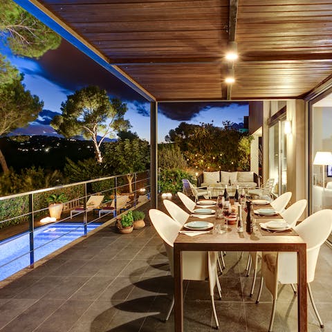 Come together of an evening around the outdoor dining table