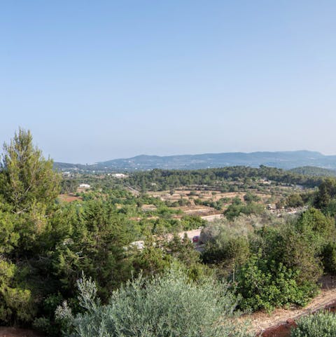Guests experienced captivating views of the nearby mountains and sea from the villa's private pool and sun terrace.