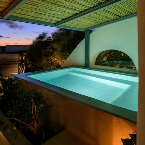 Spend sunset evenings in the Jacuzzi