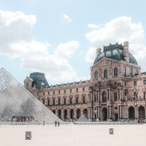 Discover world-class at the Louvre – just fifteen minutes away by Metro