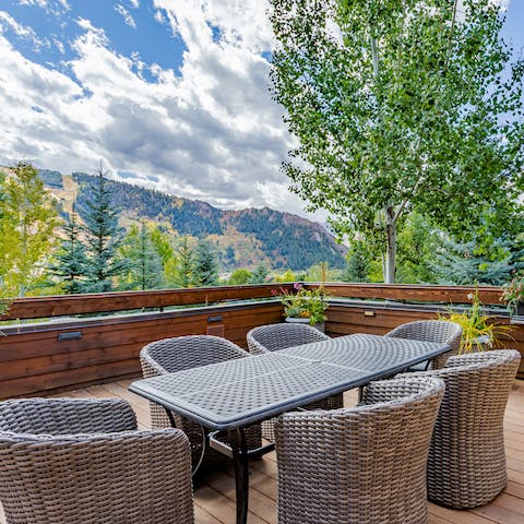 Enjoy animated lunches set to the backdrop of rugged mountains