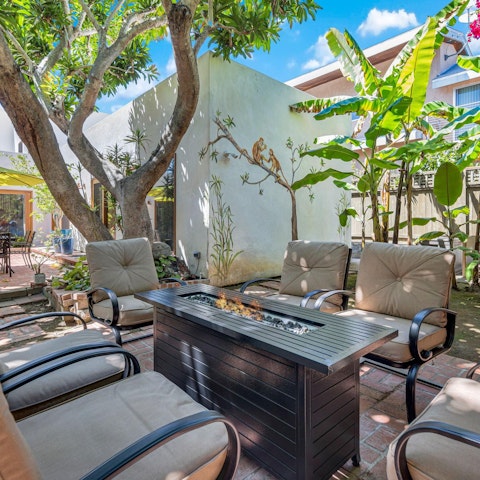 Spend your evenings sharing drinks around the firepit