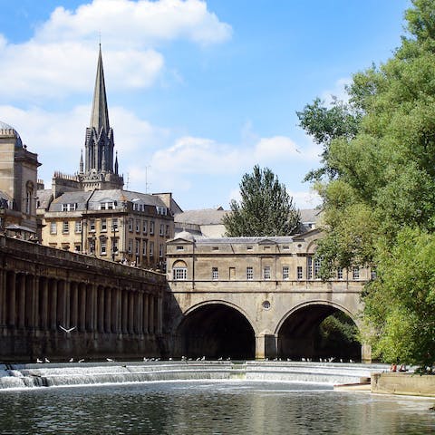 Drive twenty minutes into central Bath for the spa, shopping and sightseeing