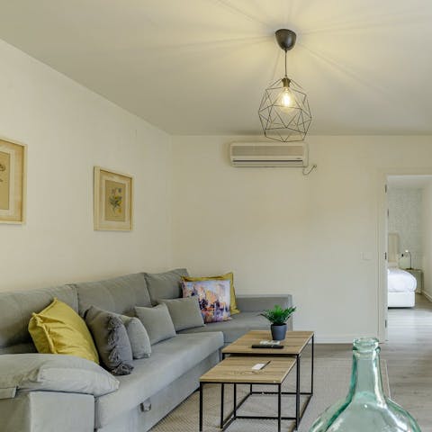 Pour a cold glass of Albariño in the living room