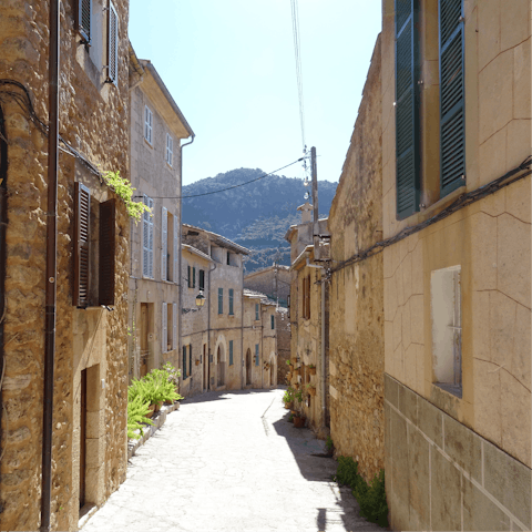 Explore the mountains, towns and villages of of rural Mallorca –your home is in  the village of Caimari
