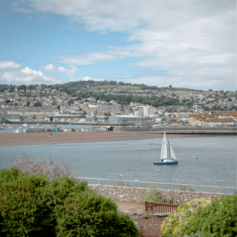 Venture into Torquay for sandy beaches and delicious eateries