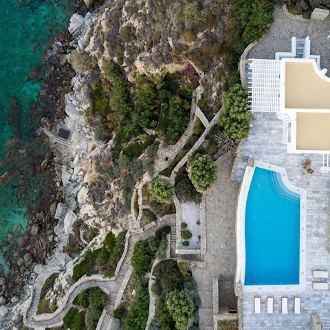 Make the most of the villa's direct access to the Aegean Sea