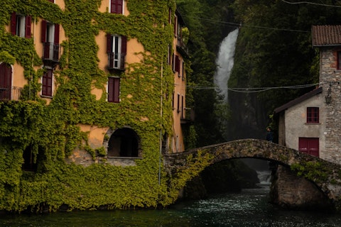 Discover breathtaking glacial gorges carved through Lombardy's lakeside landscape