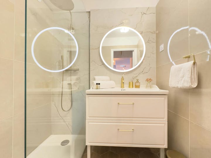 Bathroom photo