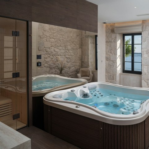 Unwind in the in-house sauna and Jacuzzi