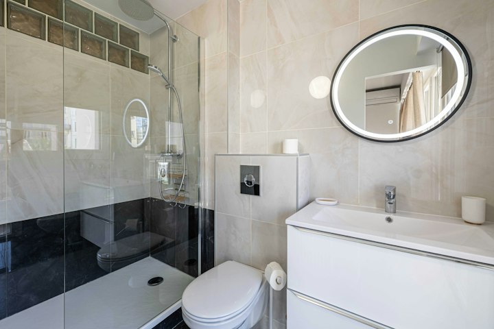 Bathroom photo