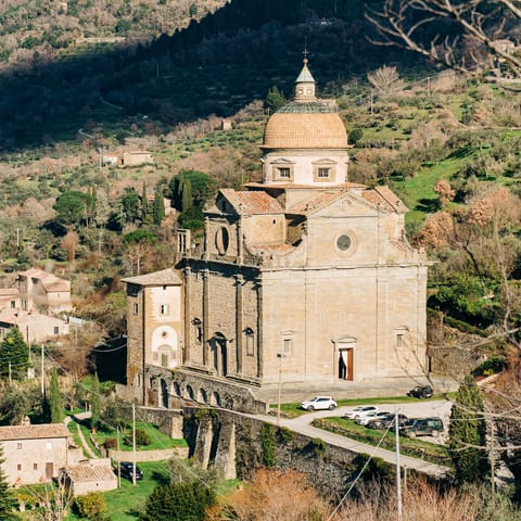 Take the short scenic drive to Cortona – just 10 kilometres away